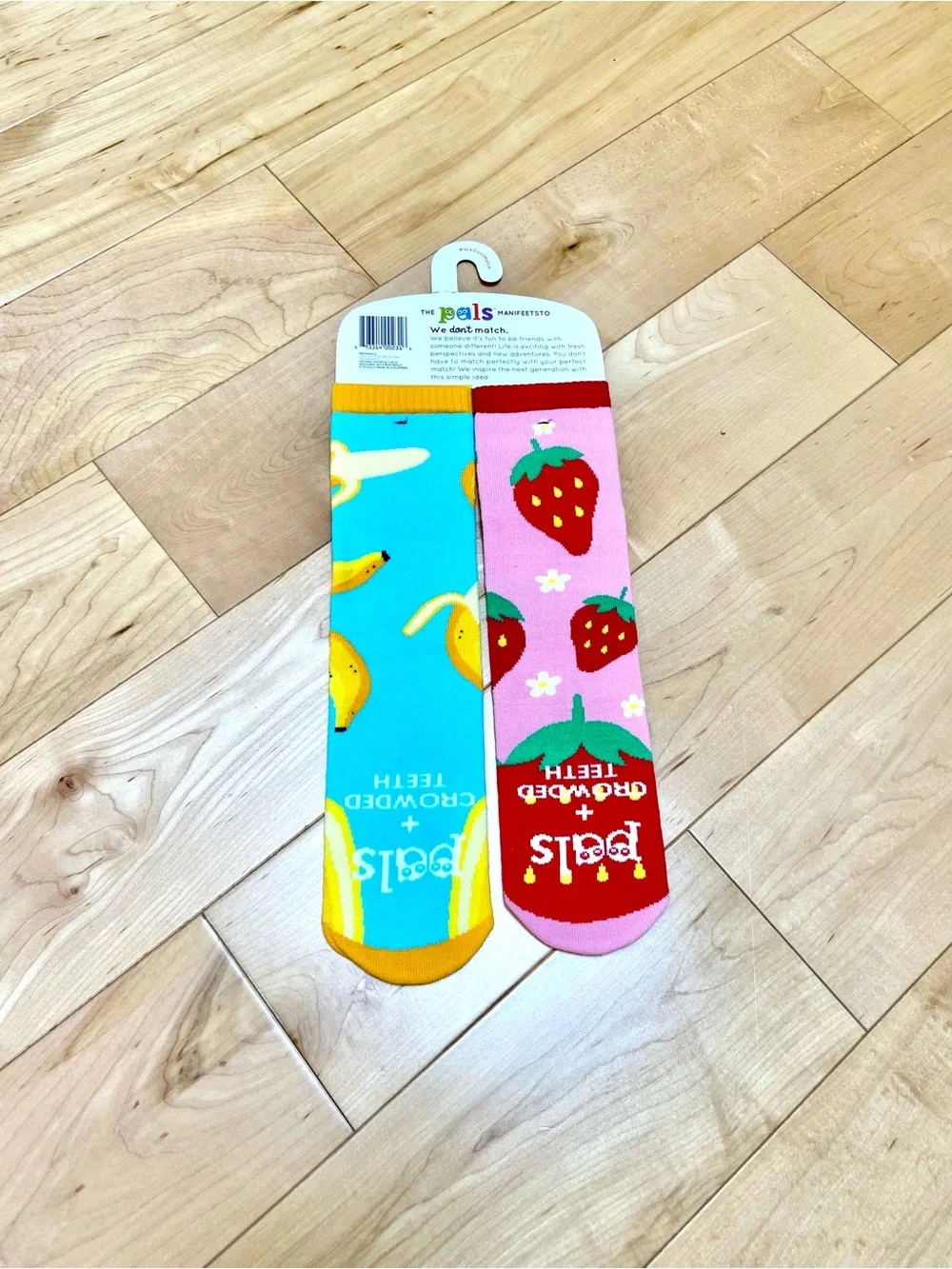 Pals strawberry & banana fruity foot friends mismatched socks adult large